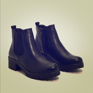 Nastygal/Glossy Chelsea Boots
